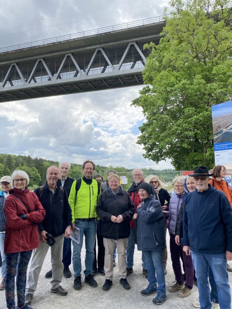 Großer Bahnhof für Pullach / Großhesseloher Brücke